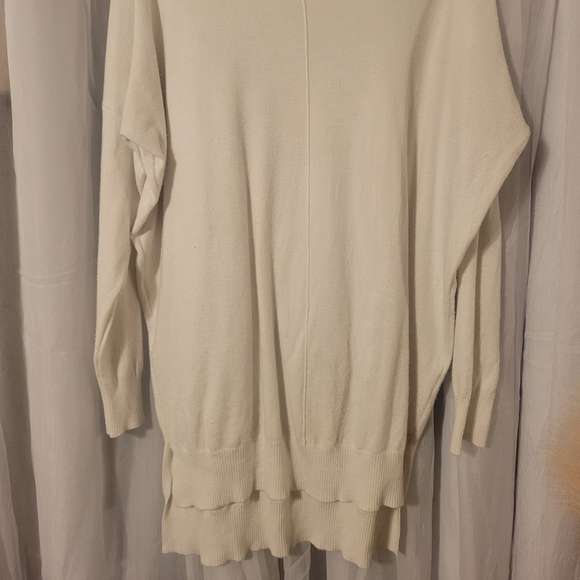 Ivory Dreamers split hem tunic sweater - Picture 4 of 7
